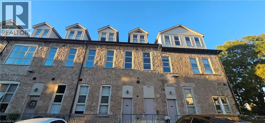 25 Concession St in Cambridge, ON - Building Photo