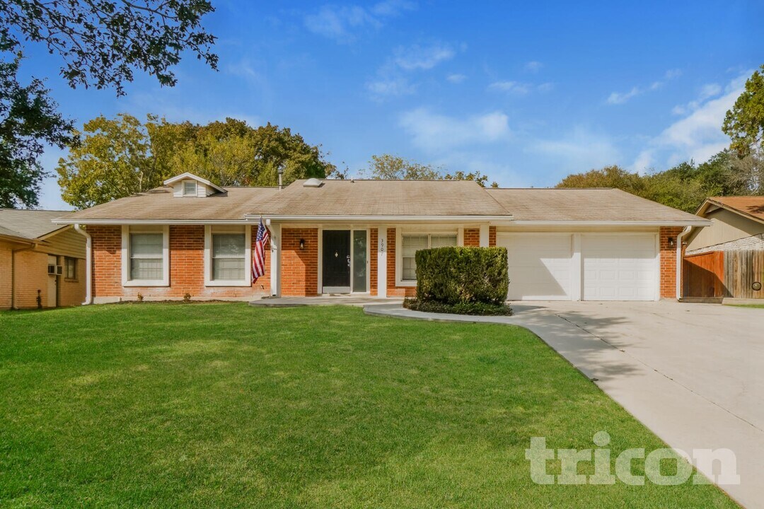 3907 Briarcrest St in San Antonio, TX - Building Photo