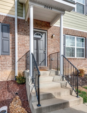 2043 Pinecrest Dr, Unit 2043 in Nashville, TN - Foto de edificio - Building Photo