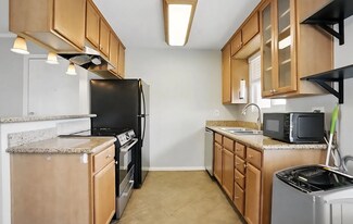 6333 College Grove Way in San Diego, CA - Building Photo