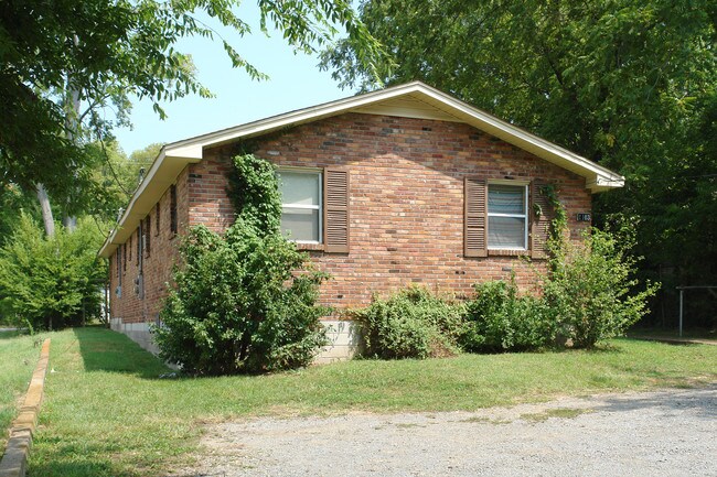 1103 Petway Ave in Nashville, TN - Foto de edificio - Building Photo