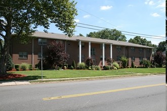 Bayside Apartments in Sewaren, NJ - Building Photo - Building Photo