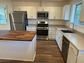 112 Maple St in Phoenix, OR - Building Photo - Building Photo