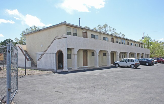 515 Wisconsin St NE in Albuquerque, NM - Foto de edificio - Building Photo