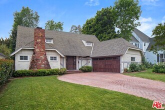 15434 Sutton St in Los Angeles, CA - Building Photo - Building Photo