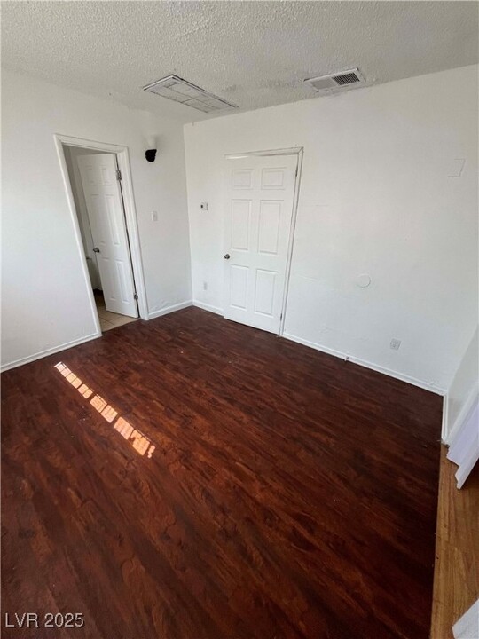 708 Jackson Ave in Las Vegas, NV - Building Photo