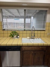 497 E North Way in Dinuba, CA - Building Photo - Building Photo