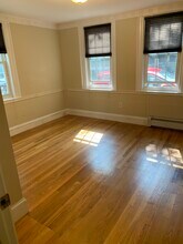 9 Andrew St, Unit 16 in Salem, MA - Foto de edificio - Building Photo