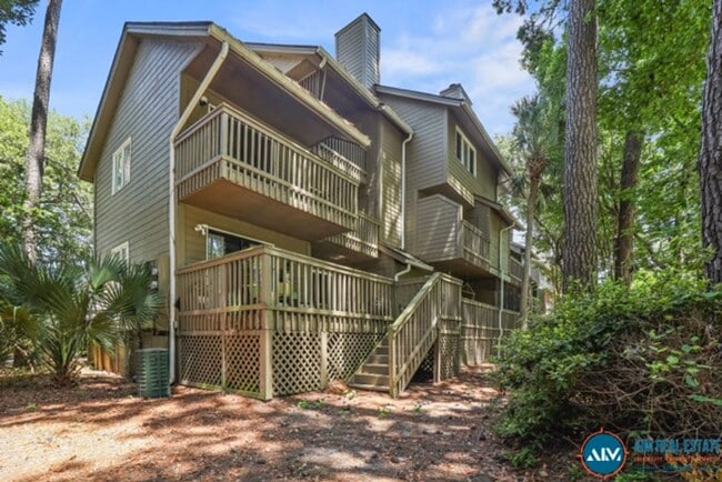 property at 50 Yacht Cv Dr