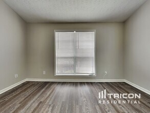 4194 Riverbank Ct in Decatur, GA - Building Photo - Building Photo