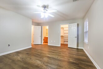 7221 Fulton St in Benton, AR - Foto de edificio - Building Photo