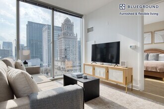 201 N Garland Ct in Chicago, IL - Building Photo - Building Photo