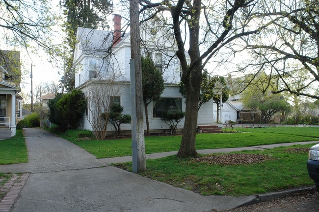 2319 W 3rd Ave in Spokane, WA - Building Photo - Building Photo