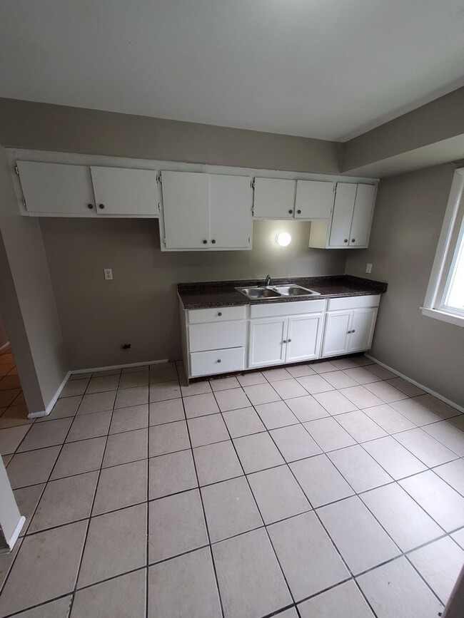 property at 4962-4964 N 47th St