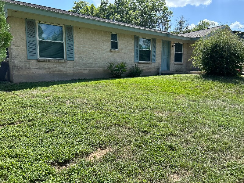 1103 Floradale Dr in Austin, TX - Building Photo