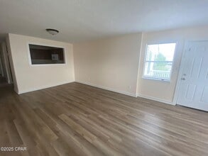 606 Florida Ave in Lynn Haven, FL - Building Photo - Building Photo