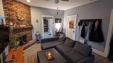 615 Greenfield Ave, Unit 615 #2 in Pittsburgh, PA - Building Photo - Building Photo