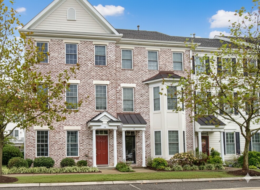 112 Peyton Randolph Dr in Yorktown, VA - Building Photo