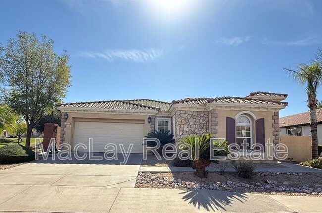 property at 2311 E Honeysuckle Pl