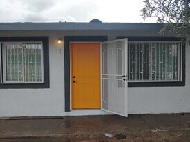 2518 McCarran St, Unit Apartment #2 in North Las Vegas, NV - Building Photo