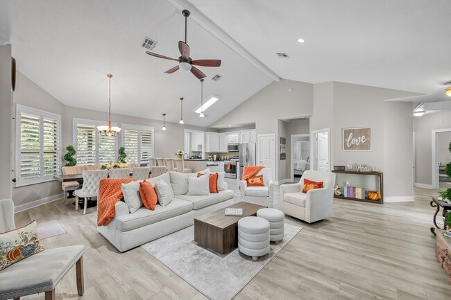 property at 13847 Pkwy Manor Dr