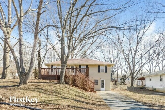 property at 413 Holtz Ave