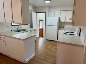 3414 SE Cora Dr in Portland, OR - Building Photo - Building Photo