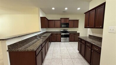1829 Persimmon Dr in Anna, TX - Foto de edificio - Building Photo
