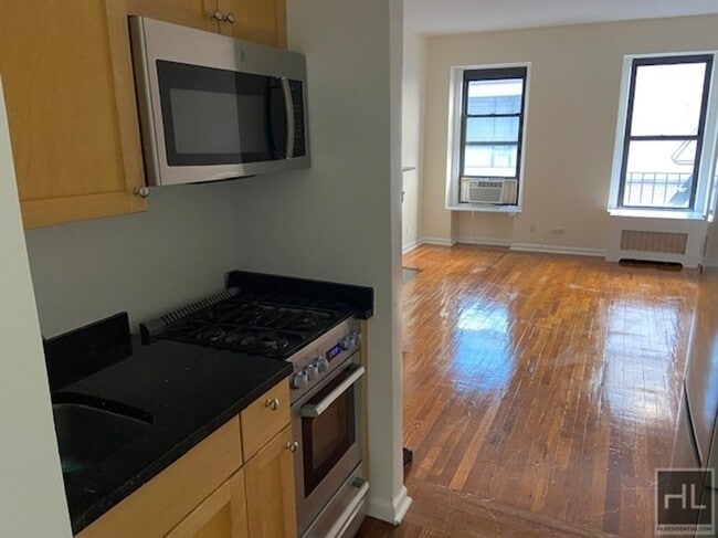 East 84th Street in New York, NY - Building Photo - Building Photo