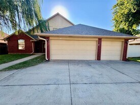 409 Sage Brush Rd in Yukon, OK - Building Photo