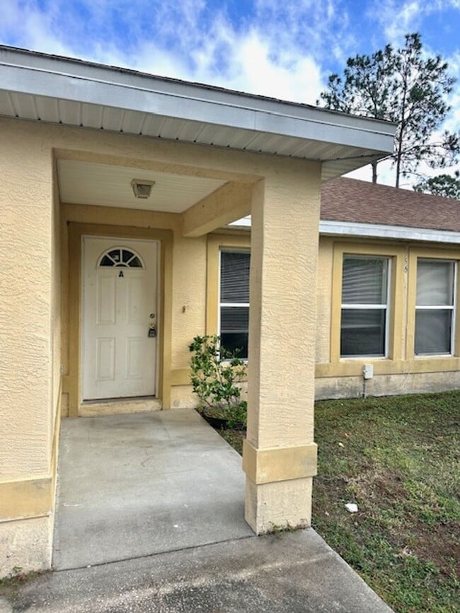 56 Wheatfield Dr in Palm Coast, FL - Building Photo - Building Photo
