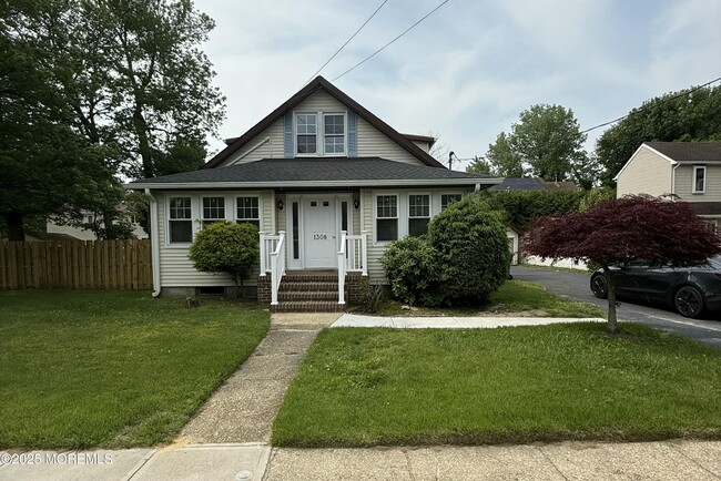 property at 1308 Franklin Ave