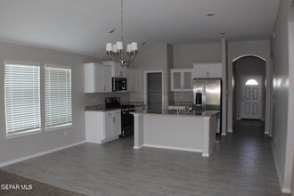 1014 Rebeca Wy in Socorro, TX - Building Photo - Building Photo