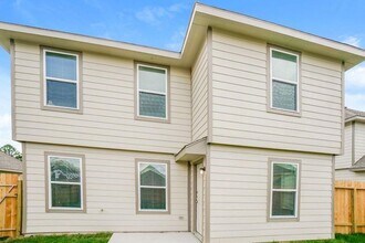 309 Blue Crane St in Huntsville, TX - Foto de edificio - Building Photo