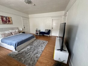 1717 N Mariposa Ave, Unit Mariposa in Los Angeles, CA - Foto de edificio - Building Photo