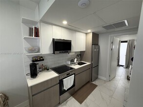 944 Jefferson Ave in Miami Beach, FL - Building Photo - Building Photo