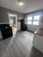 13303 Southview Ave in Cleveland, OH - Building Photo - Building Photo