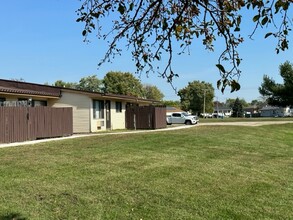 Riverside Apartments and Townhomes in Camanche, IA - Building Photo - Building Photo