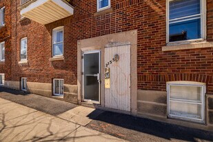 2155 De Bellechasse St in Montréal, QC - Building Photo