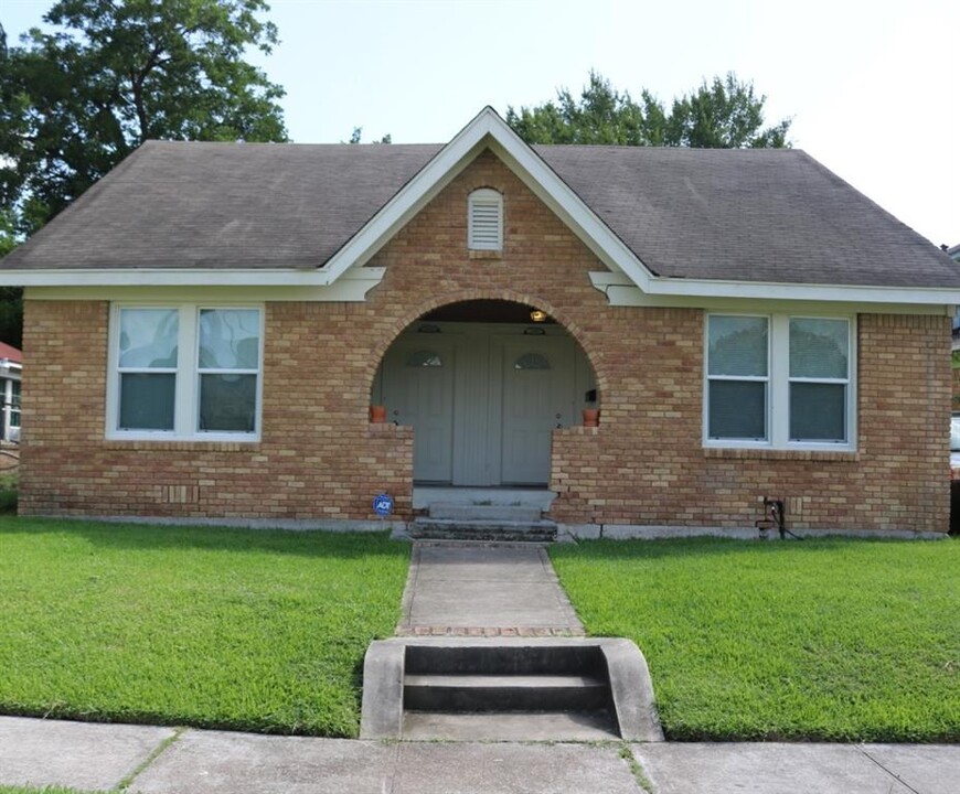 2513 Cleburne St in Houston, TX - Building Photo