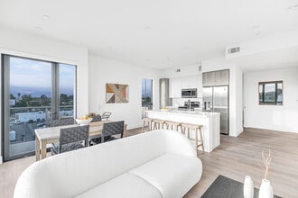 Chandler Valley Village in North Hollywood, CA - Foto de edificio - Building Photo
