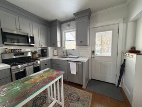 1805 Baker Ave in Utica, NY - Foto de edificio - Building Photo