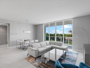 220 SE Mizner Blvd in Boca Raton, FL - Building Photo - Building Photo