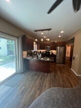 807 1st Dr NW-Unit -A in Austin, MN - Foto de edificio - Building Photo
