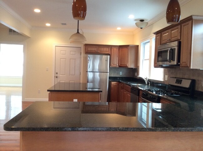 222 Winchester St, Unit 1