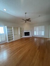 111 Hanging Moss Dr in St. Simons Island, GA - Foto de edificio - Building Photo