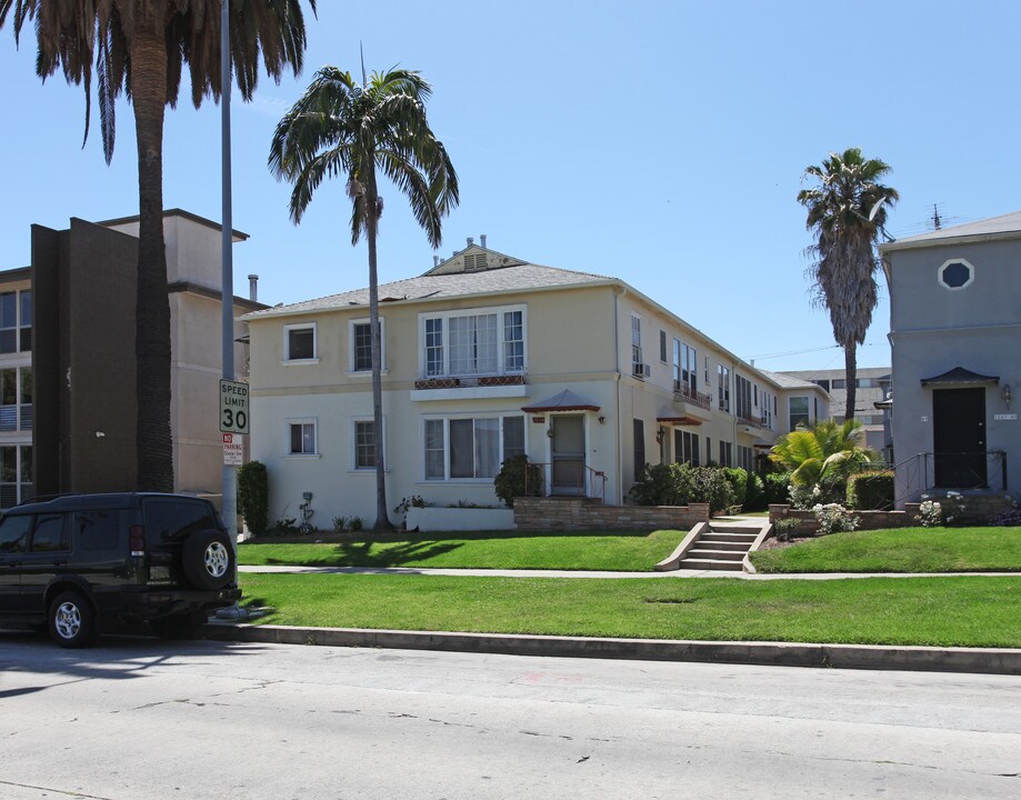 1835 N Normandie Ave in Los Angeles, CA - Building Photo