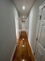 372 Oxford St, Unit 6 in Cambridge, MA - Building Photo