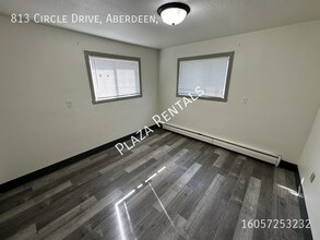 2103 4th Ave SE in Aberdeen, SD - Building Photo - Building Photo