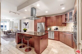 10710 Wilshire Blvd in Los Angeles, CA - Building Photo - Building Photo